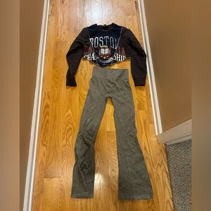 Forever 21 Sweatshirt and Sweatpants Size Medium